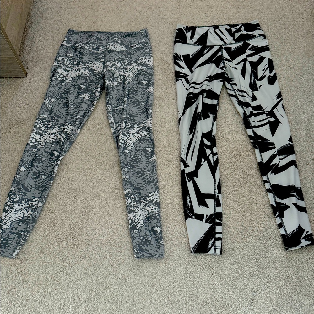 Two pairs of Nike workout leggings - Picture 1 of 3